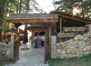 Kaimiško stiliaus kavinė - beveik kaip Lietuvoje