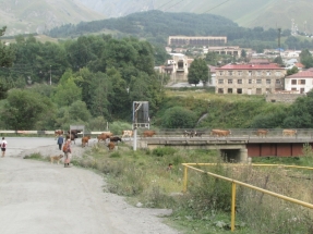 Stepantsminda - miestelis Kazbego papėdėje