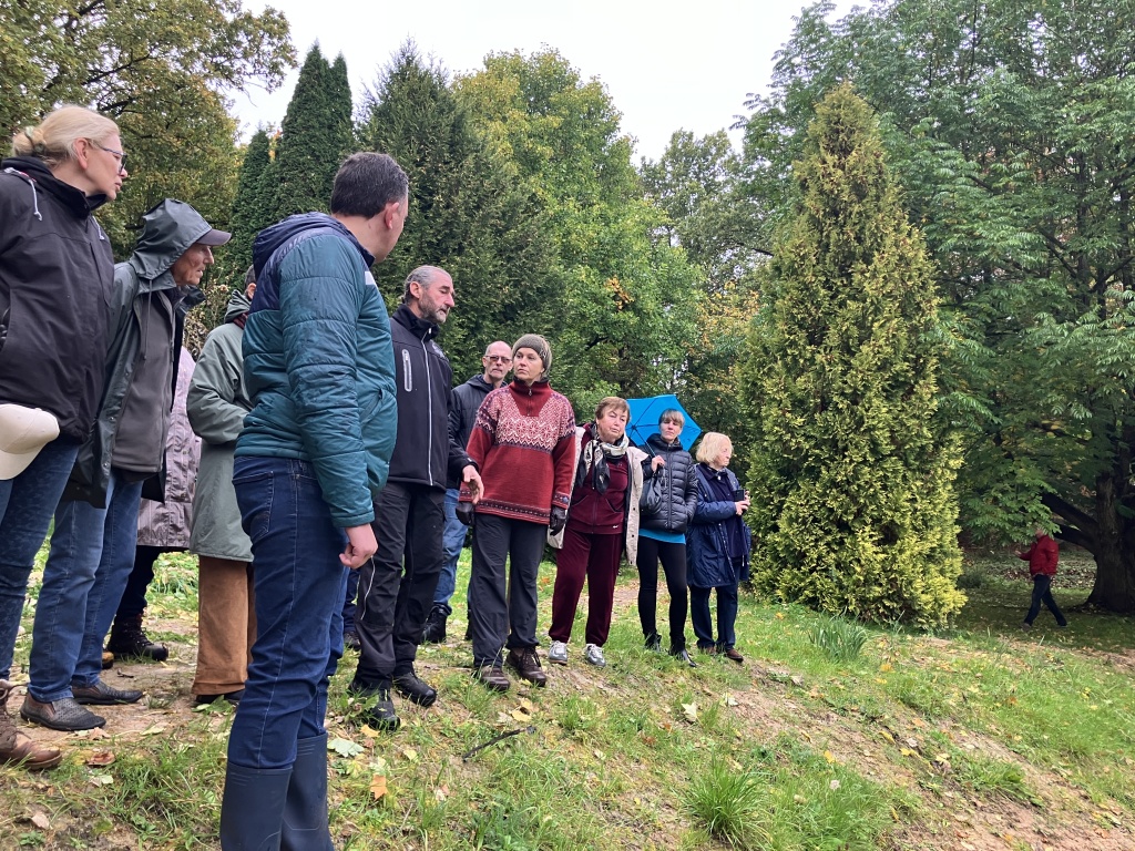 Dendrologai talkininkauja A.Kišono kurtame Degaičių parke